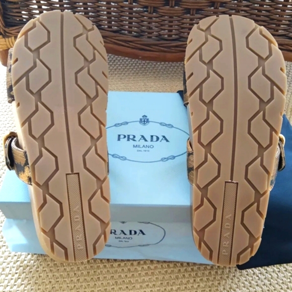 Prada mule/ slide leopard leather sandals - Picture 5 of 6